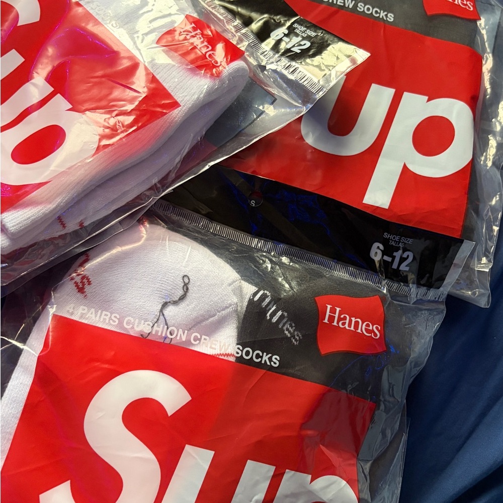 Hanes supreme socks Men Crew Socks - (3-Pack)